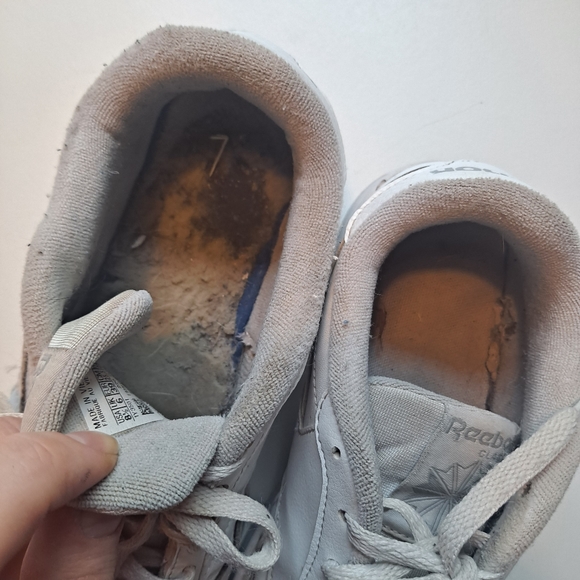 White Reebok Classics - Picture 9 of 10